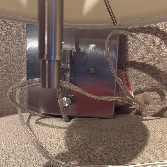 Set of 2 Bedroom Elegant Cream Lamps - Picture 3 of 4